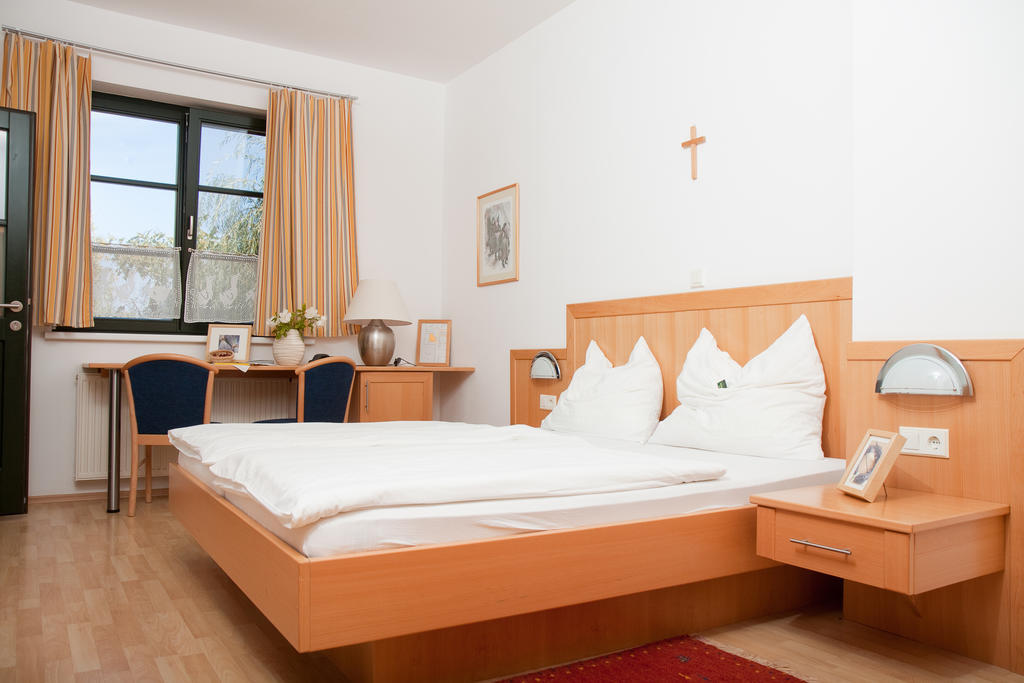 Pension Gartner Wallern im Burgenland Room photo