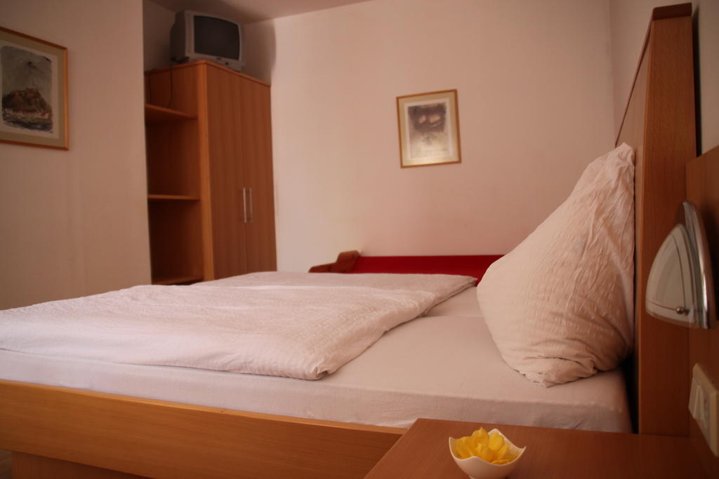 Pension Gartner Wallern im Burgenland Room photo