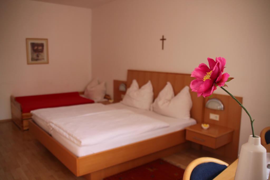 Pension Gartner Wallern im Burgenland Room photo